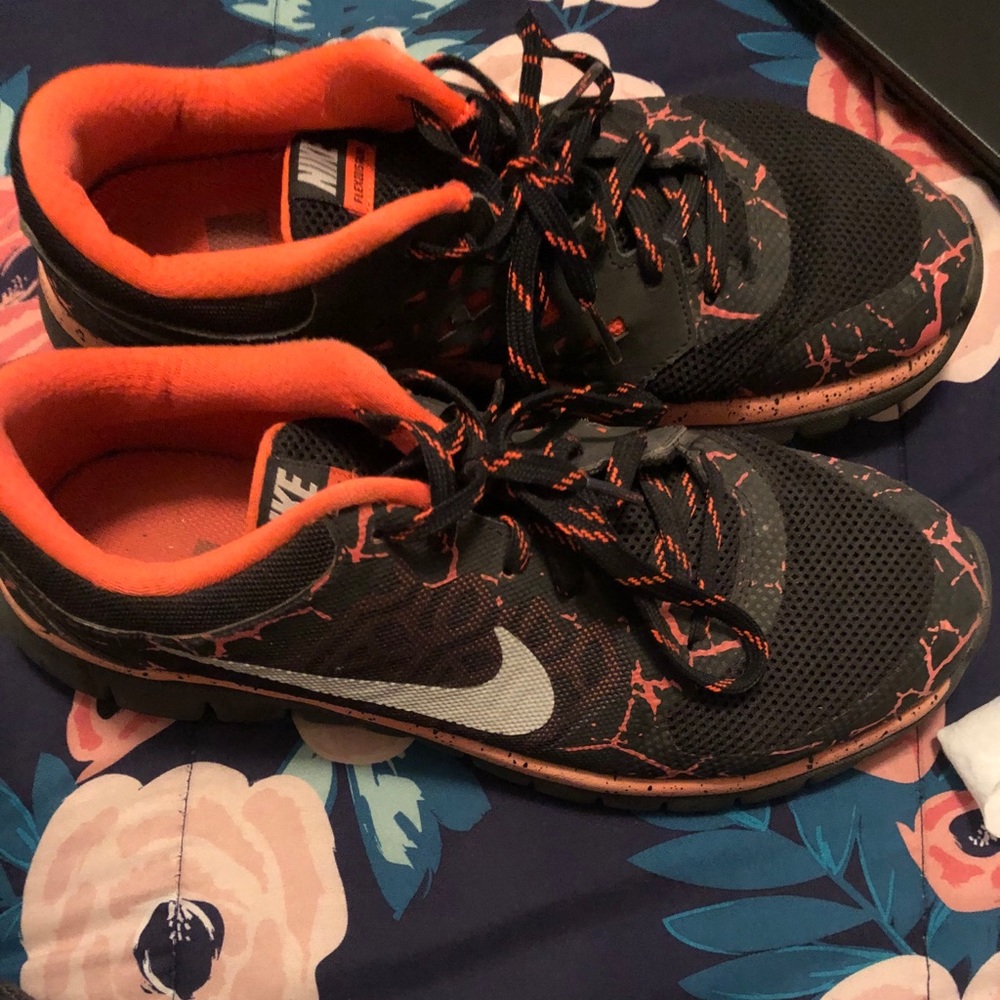 Nike shoes unisex black and orange !